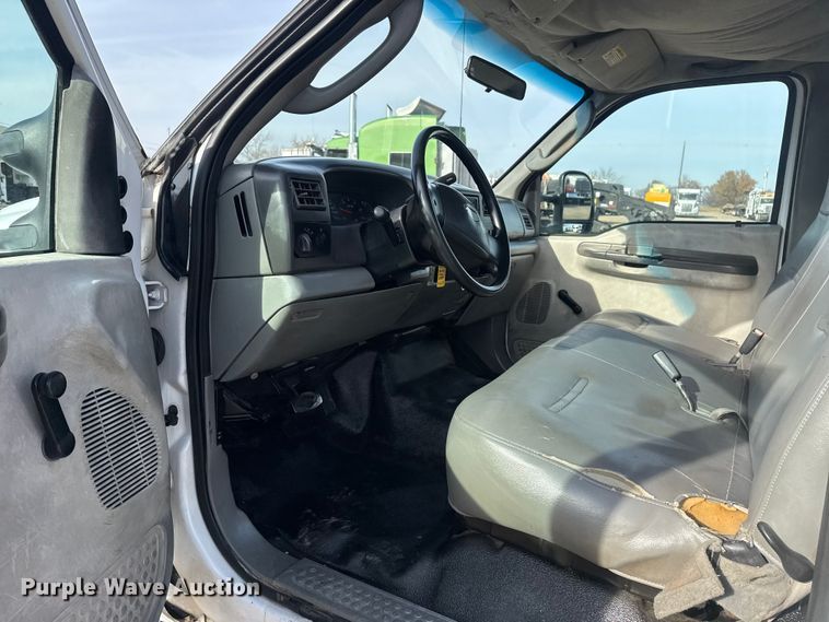 image for item EG1874 2003 Ford F350 Super Duty flatbed pickup truck