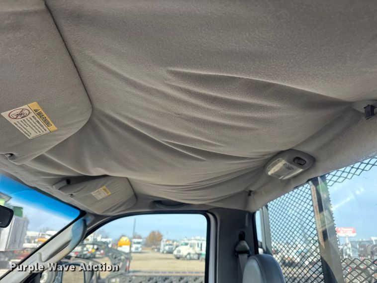 image for item EG1874 2003 Ford F350 Super Duty flatbed pickup truck