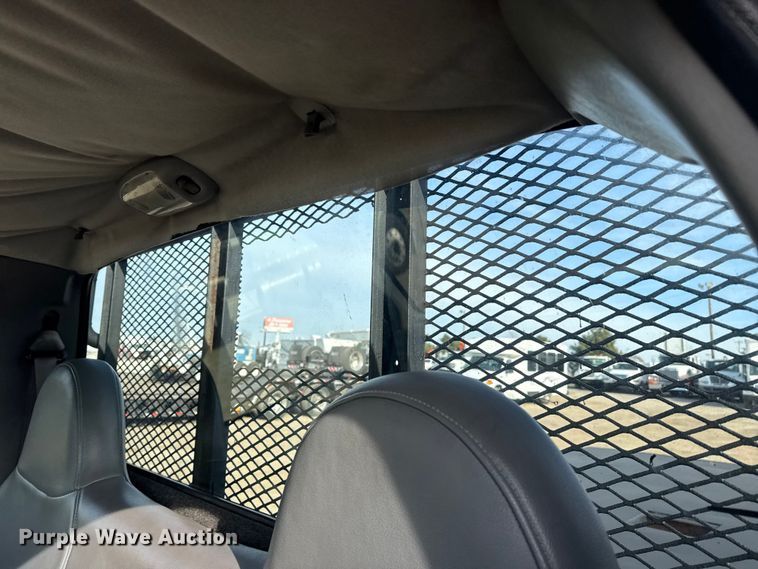 image for item EG1874 2003 Ford F350 Super Duty flatbed pickup truck