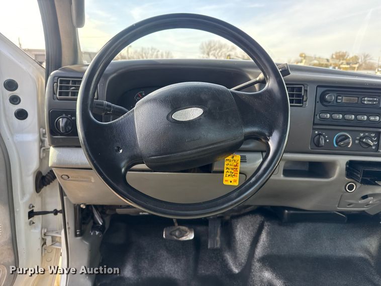 image for item EG1874 2003 Ford F350 Super Duty flatbed pickup truck