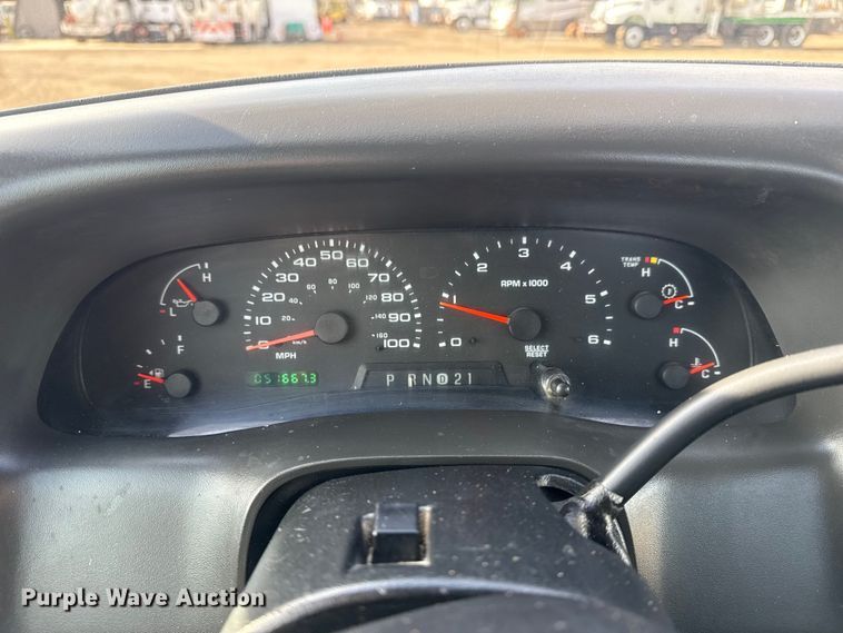 image for item EG1874 2003 Ford F350 Super Duty flatbed pickup truck