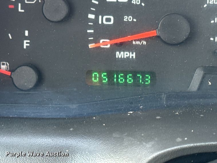 image for item EG1874 2003 Ford F350 Super Duty flatbed pickup truck