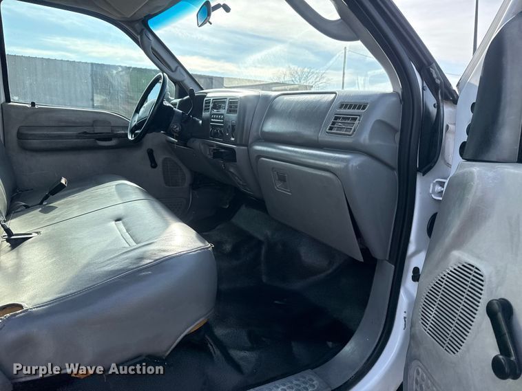 image for item EG1874 2003 Ford F350 Super Duty flatbed pickup truck