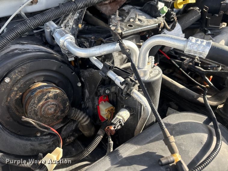 image for item EG1874 2003 Ford F350 Super Duty flatbed pickup truck