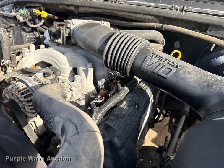 image for item EG1874 2003 Ford F350 Super Duty flatbed pickup truck