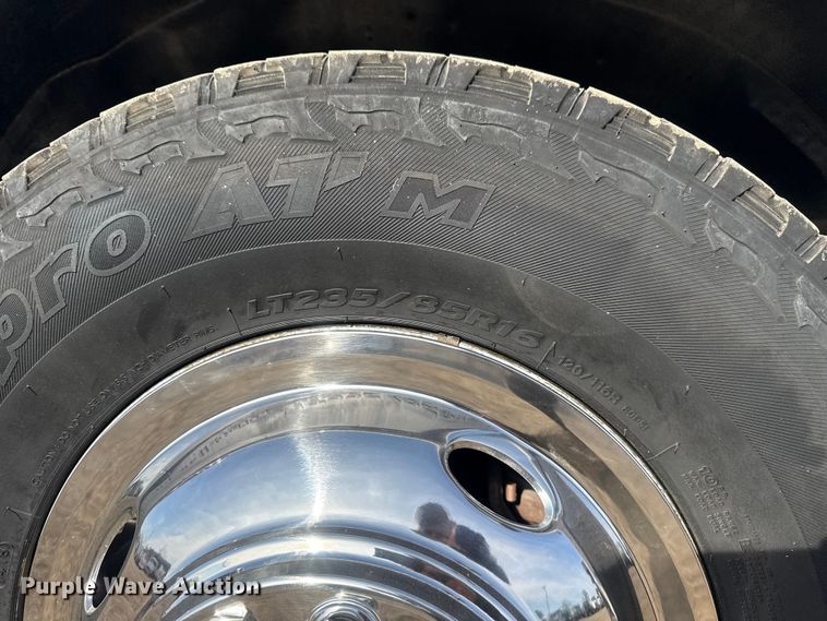 image for item EG1874 2003 Ford F350 Super Duty flatbed pickup truck