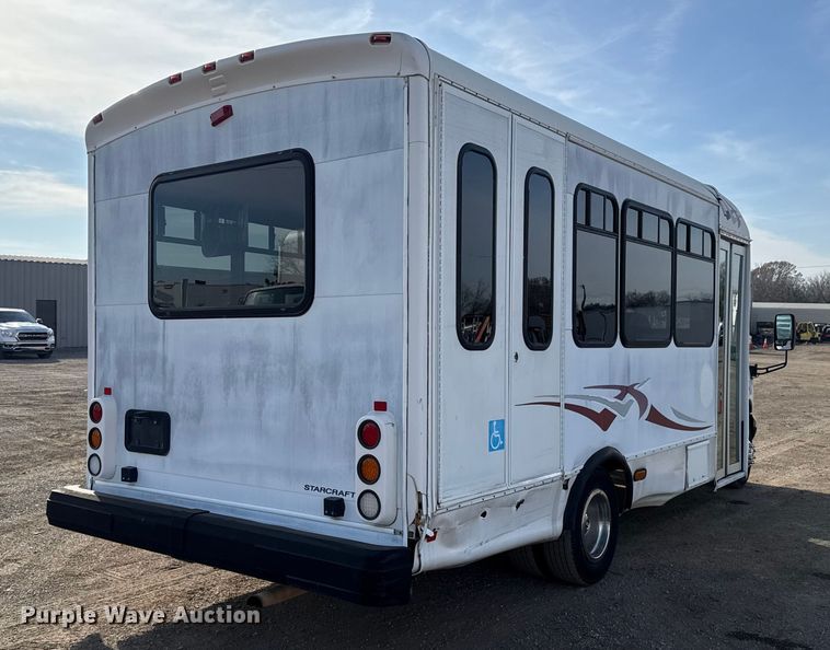 image for item EG1875 2007 Ford E350 Super Duty shuttle bus