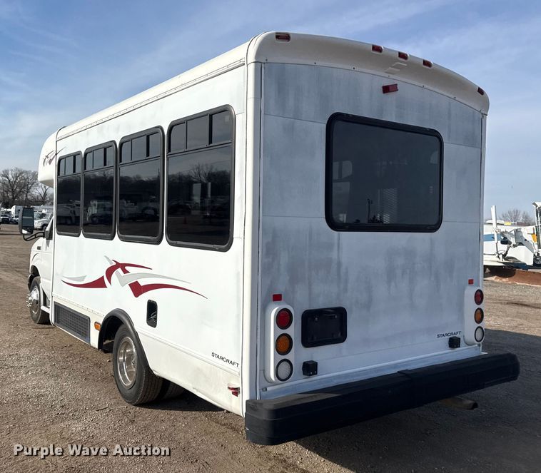 image for item EG1875 2007 Ford E350 Super Duty shuttle bus