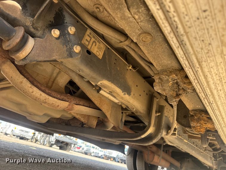 image for item EG1875 2007 Ford E350 Super Duty shuttle bus