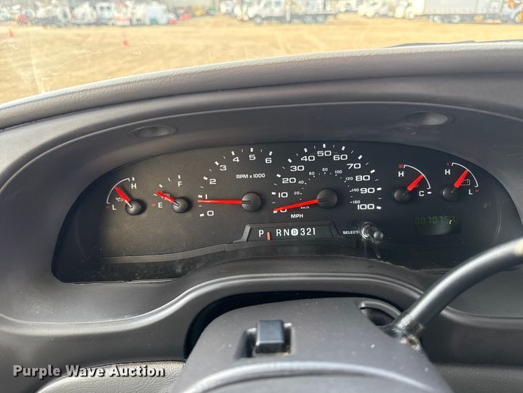 image for item EG1875 2007 Ford E350 Super Duty shuttle bus