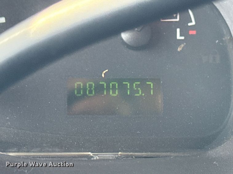 image for item EG1875 2007 Ford E350 Super Duty shuttle bus