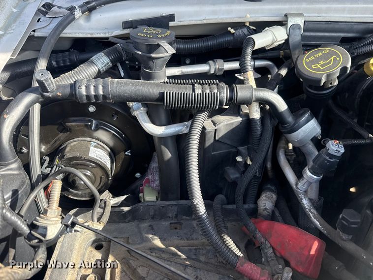 image for item EG1875 2007 Ford E350 Super Duty shuttle bus