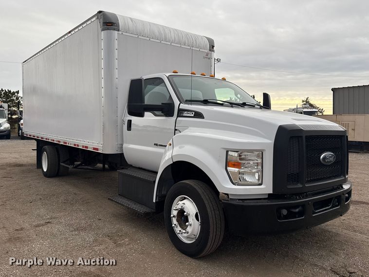 image for item EG1880 2017 Ford F650 Super Duty box truck