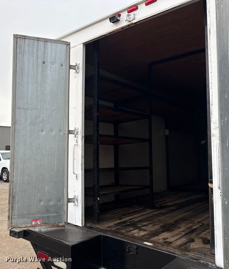 image for item EG1880 2017 Ford F650 Super Duty box truck