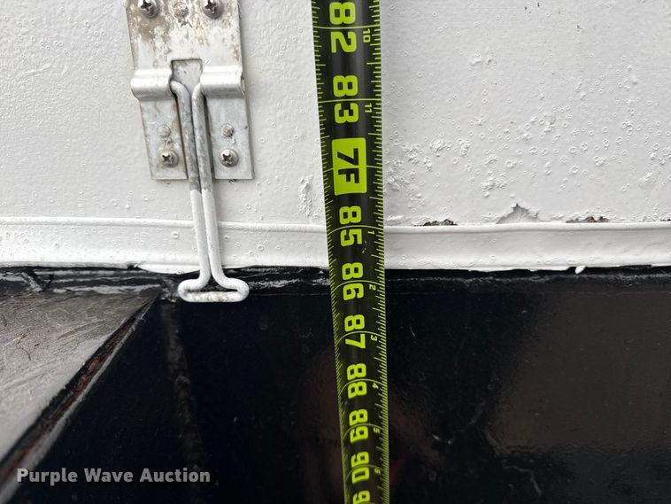 image for item EG1880 2017 Ford F650 Super Duty box truck