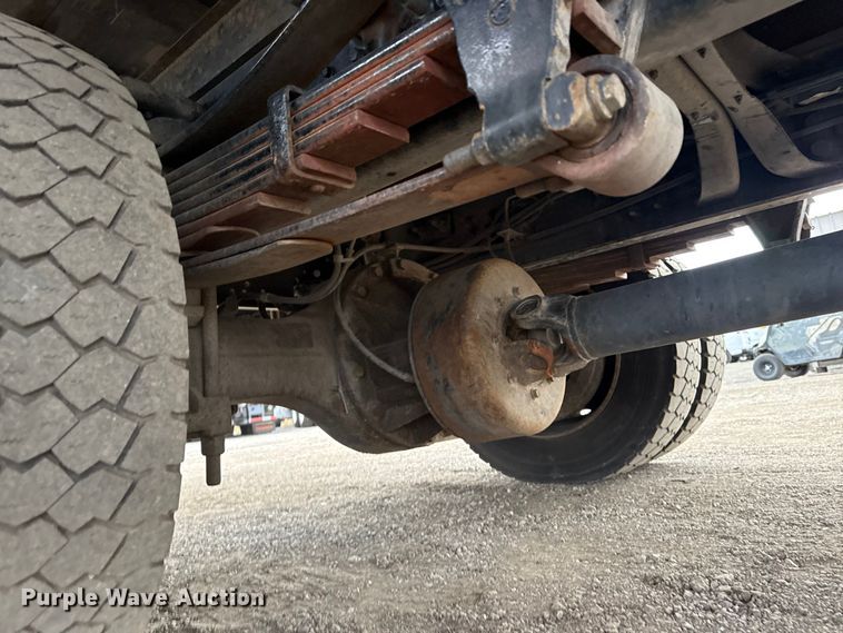 image for item EG1880 2017 Ford F650 Super Duty box truck