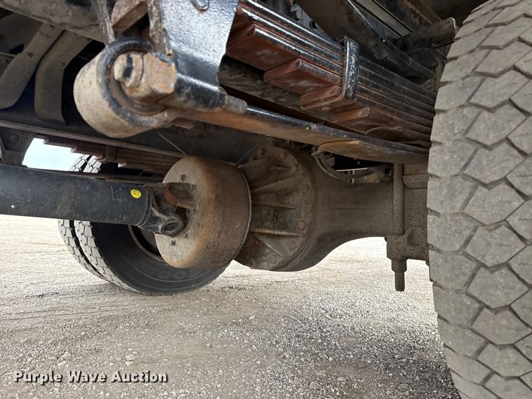 image for item EG1880 2017 Ford F650 Super Duty box truck