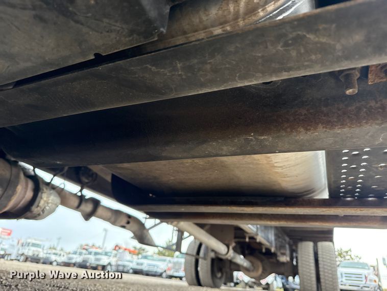 image for item EG1880 2017 Ford F650 Super Duty box truck