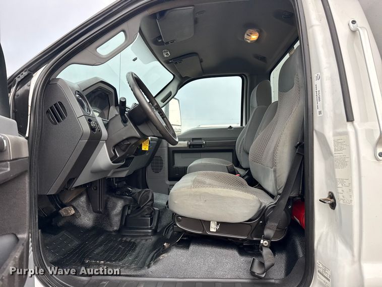 image for item EG1880 2017 Ford F650 Super Duty box truck