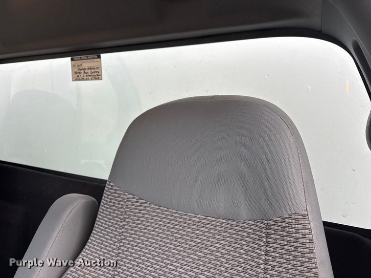 image for item EG1880 2017 Ford F650 Super Duty box truck