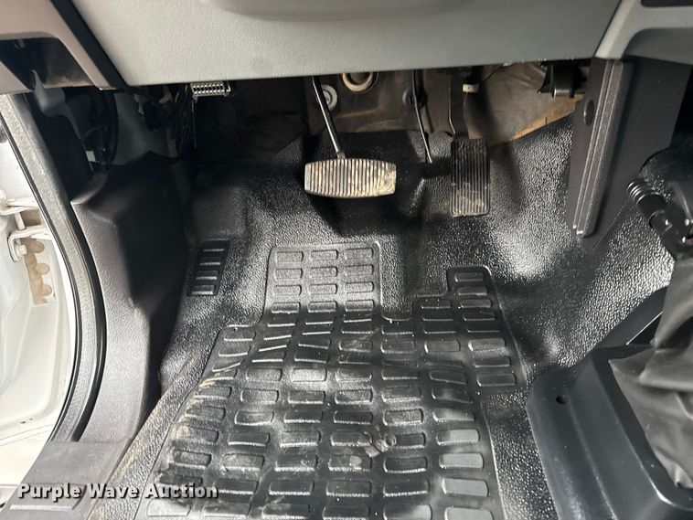 image for item EG1880 2017 Ford F650 Super Duty box truck