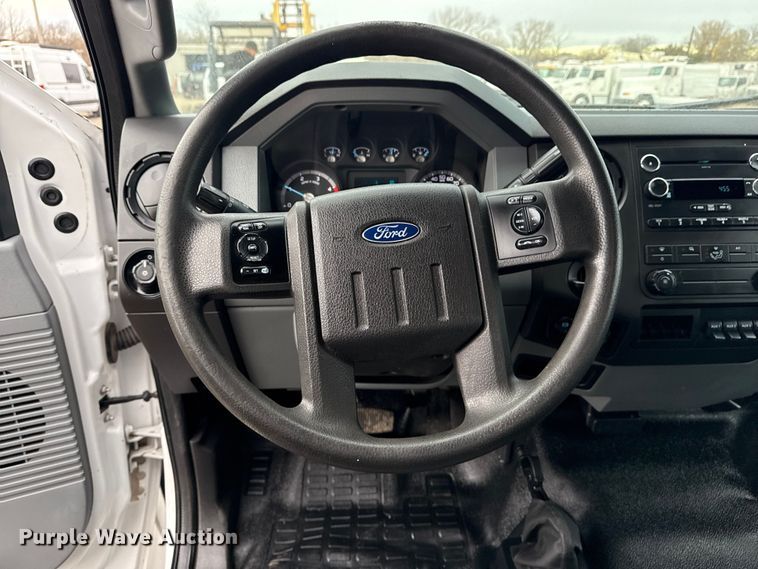 image for item EG1880 2017 Ford F650 Super Duty box truck