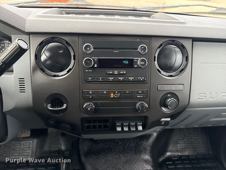 image for item EG1880 2017 Ford F650 Super Duty box truck