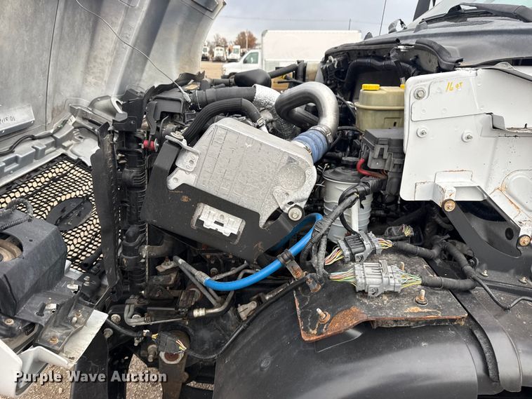 image for item EG1880 2017 Ford F650 Super Duty box truck