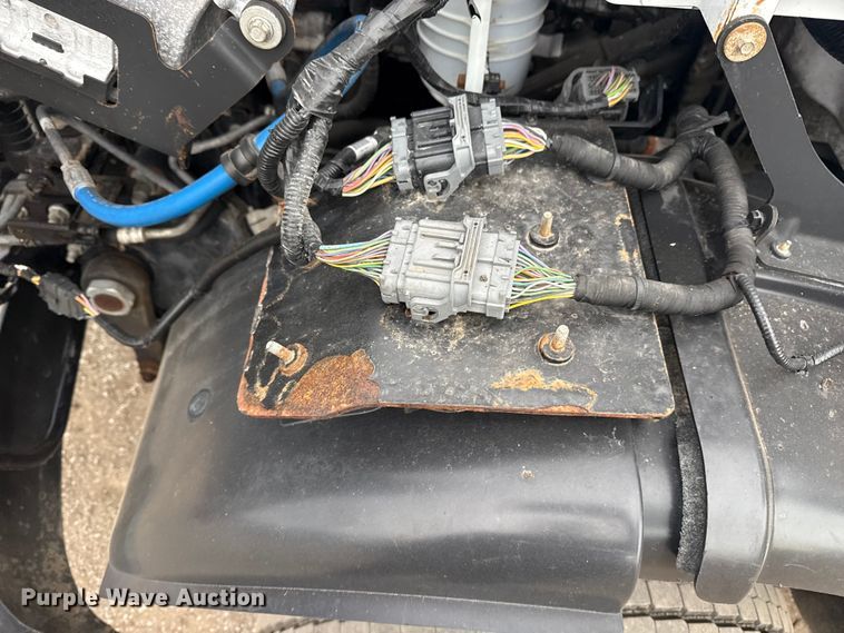 image for item EG1880 2017 Ford F650 Super Duty box truck