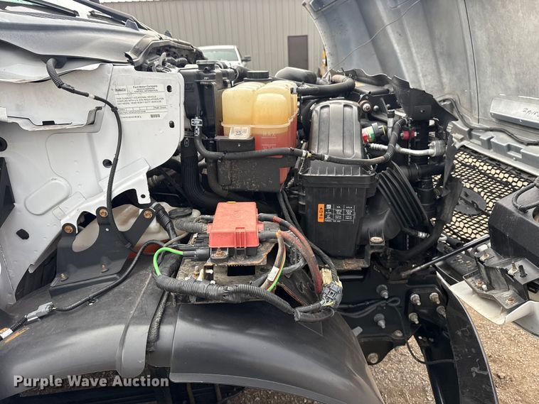 image for item EG1880 2017 Ford F650 Super Duty box truck