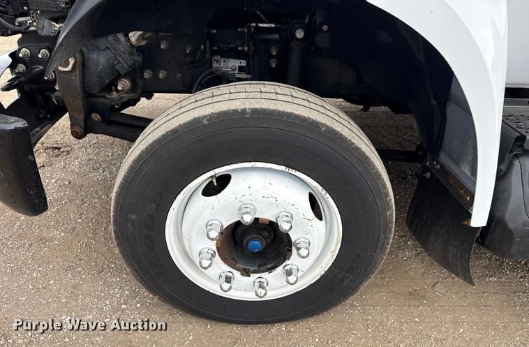 image for item EG1880 2017 Ford F650 Super Duty box truck