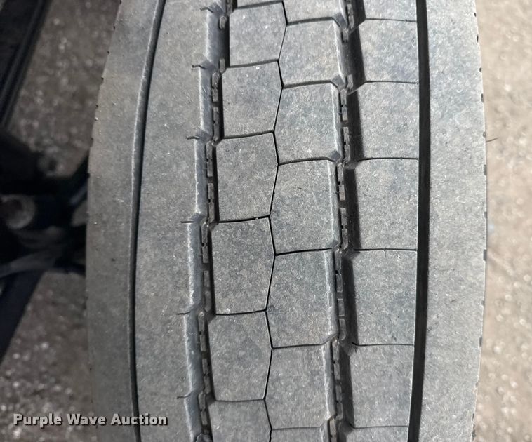 image for item EG1880 2017 Ford F650 Super Duty box truck