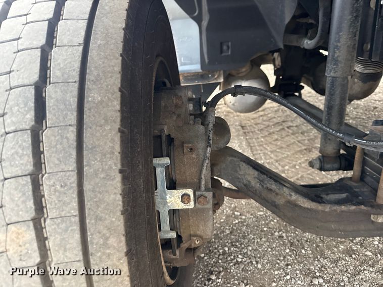 image for item EG1880 2017 Ford F650 Super Duty box truck