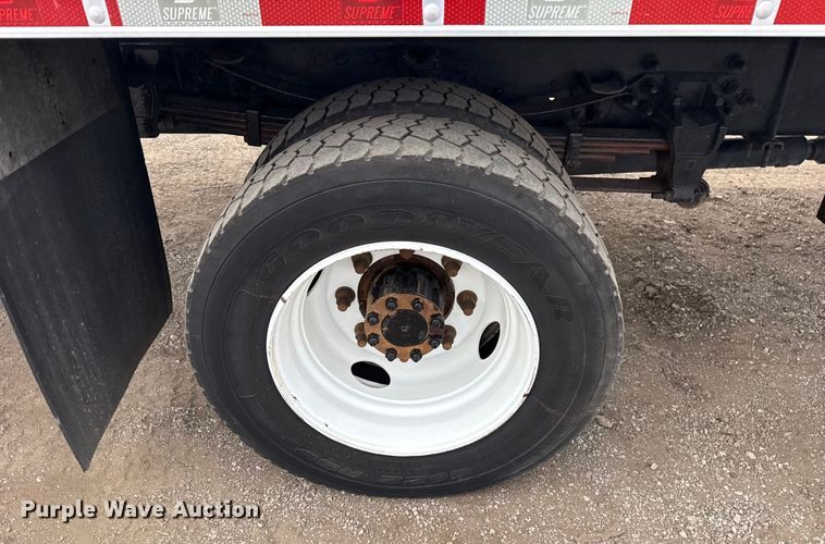 image for item EG1880 2017 Ford F650 Super Duty box truck