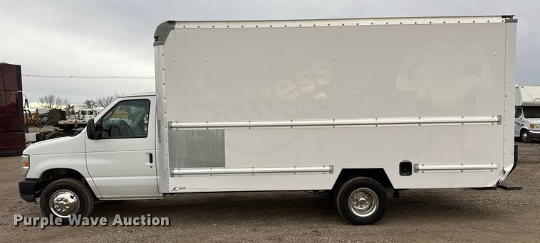 image for item EG1881 2011 Ford E350 Super Duty box truck