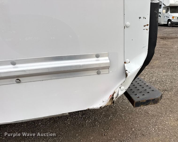 image for item EG1881 2011 Ford E350 Super Duty box truck