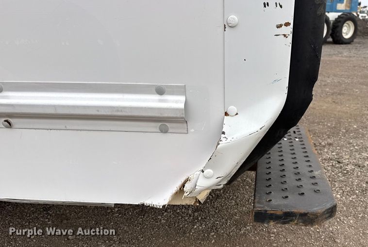 image for item EG1881 2011 Ford E350 Super Duty box truck