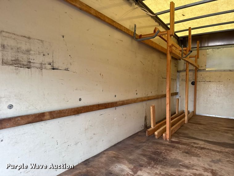 image for item EG1881 2011 Ford E350 Super Duty box truck