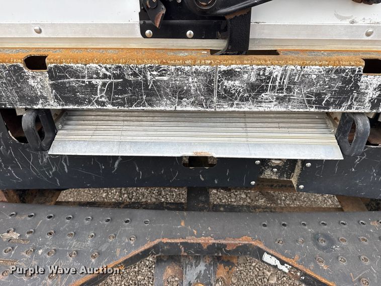 image for item EG1881 2011 Ford E350 Super Duty box truck