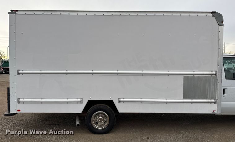 image for item EG1881 2011 Ford E350 Super Duty box truck