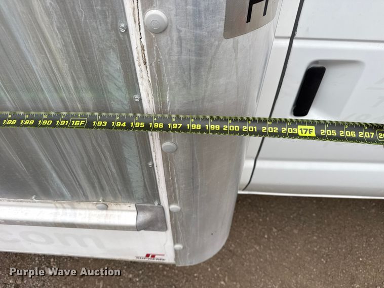 image for item EG1881 2011 Ford E350 Super Duty box truck