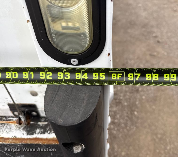 image for item EG1881 2011 Ford E350 Super Duty box truck