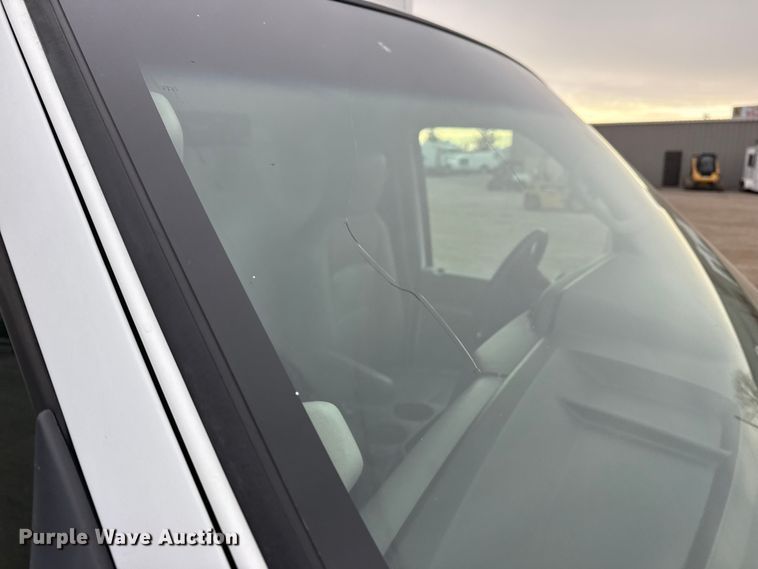 image for item EG1881 2011 Ford E350 Super Duty box truck