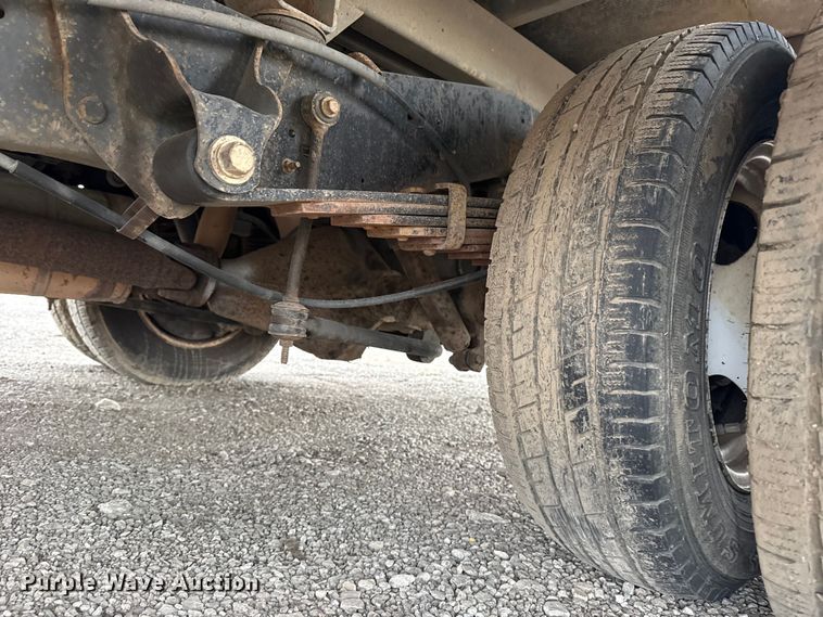 image for item EG1881 2011 Ford E350 Super Duty box truck