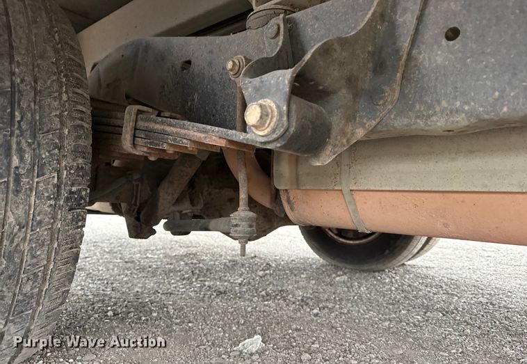 image for item EG1881 2011 Ford E350 Super Duty box truck