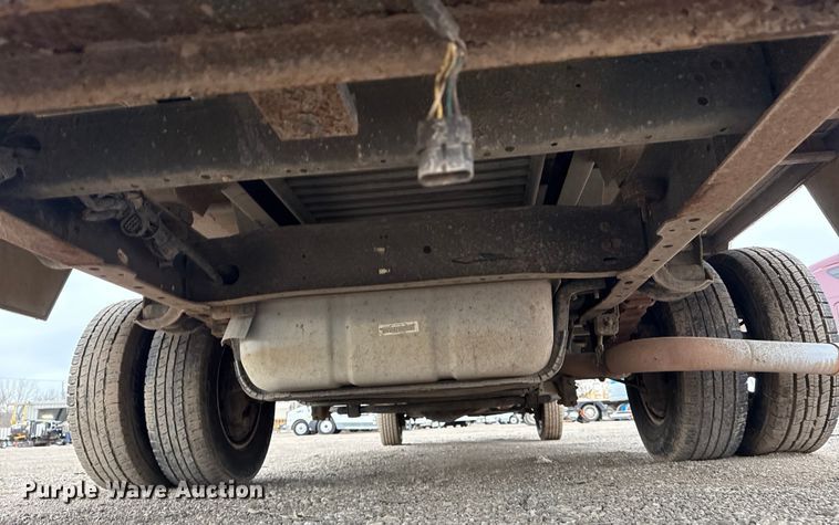 image for item EG1881 2011 Ford E350 Super Duty box truck