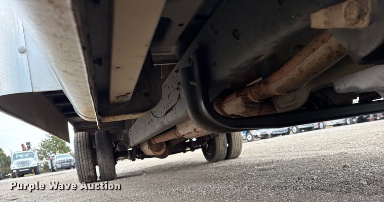 image for item EG1881 2011 Ford E350 Super Duty box truck