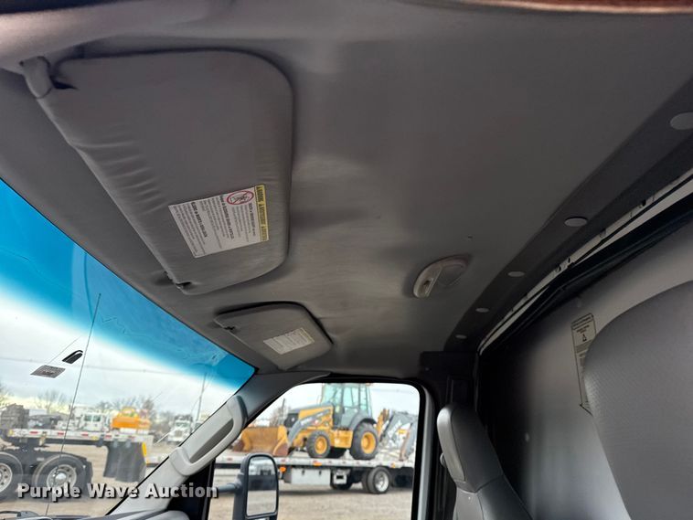 image for item EG1881 2011 Ford E350 Super Duty box truck