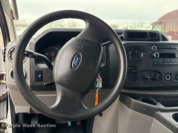 image for item EG1881 2011 Ford E350 Super Duty box truck