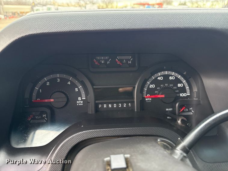 image for item EG1881 2011 Ford E350 Super Duty box truck